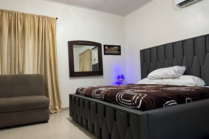 Room 6 of 53