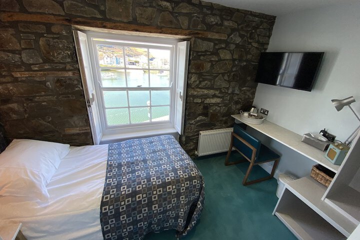 Room 34 of 84
