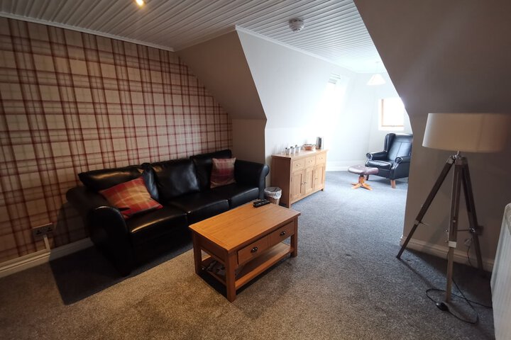 Lounge 41 of 51