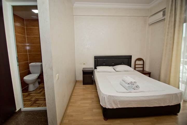 Room 37 of 93