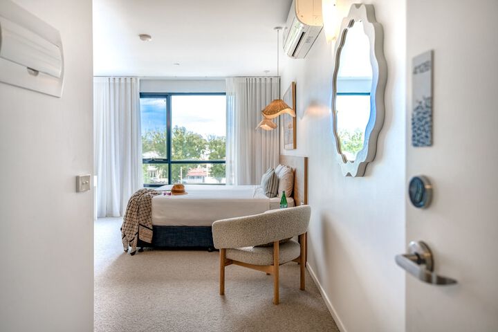 Room 48 of 140