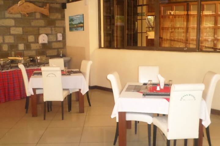 Dining 53 of 130