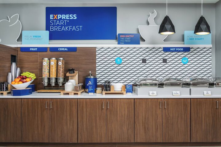 Breakfast/Coffee Service 24 of 51