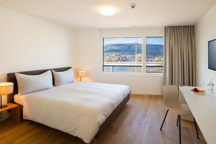 Room 10 of 25