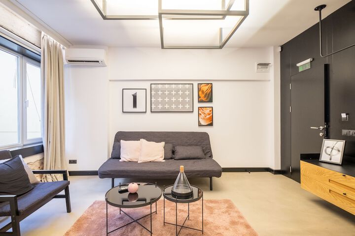 Room 57 of 76