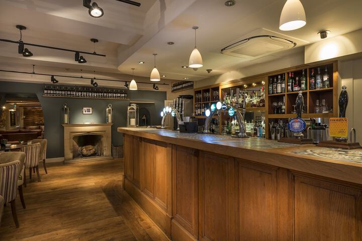 Lounge 54 of 71