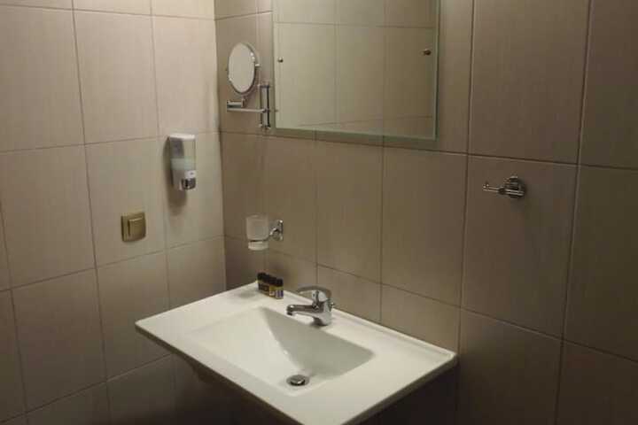 Room 44 of 57