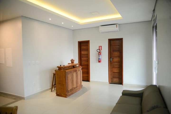 Room 10 of 17