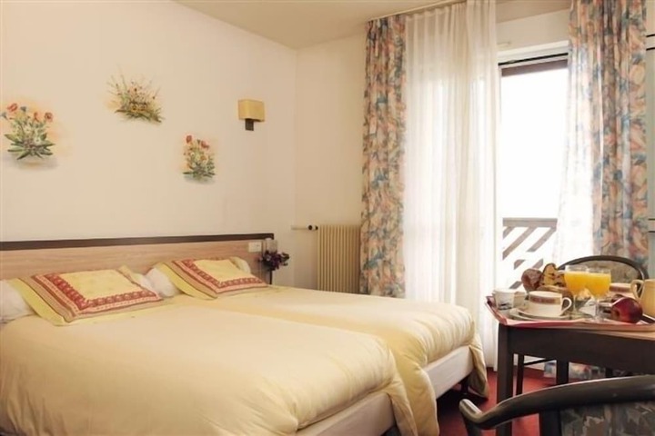 Room 14 of 60