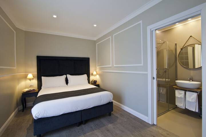 Room 18 of 74