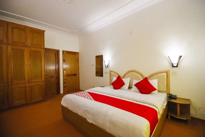 Room 5 of 13