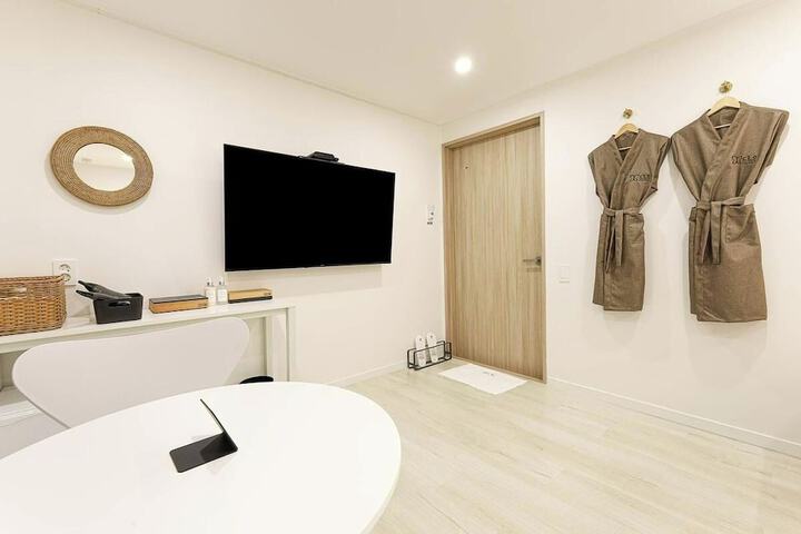 Room 15 of 41