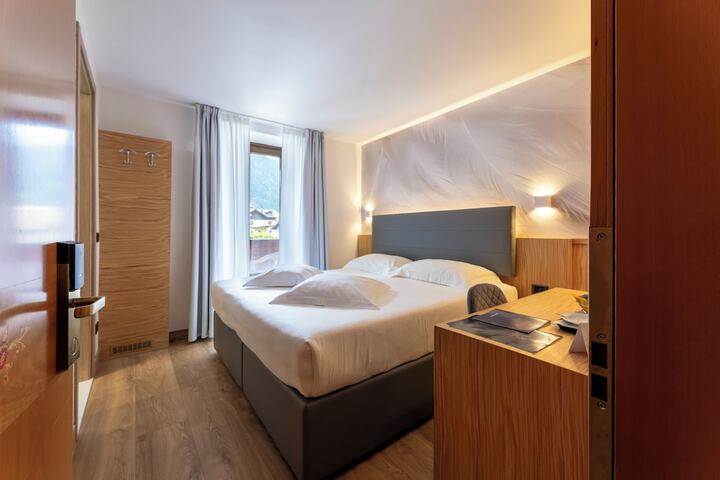 Room 41 of 180