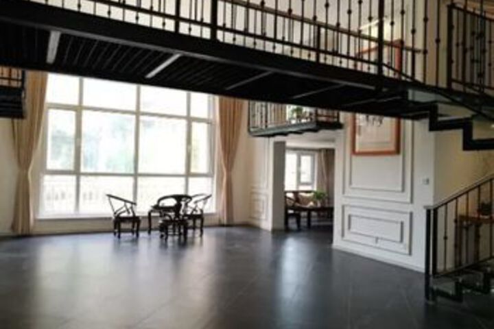 Room 10 of 36