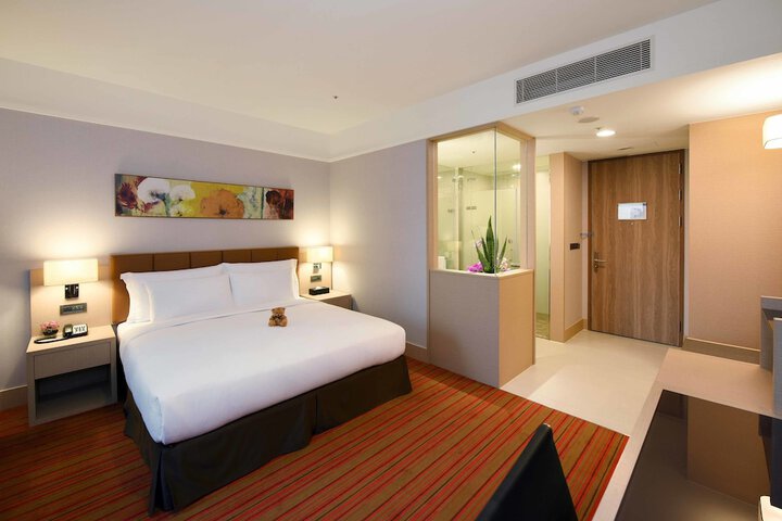 Room 14 of 83
