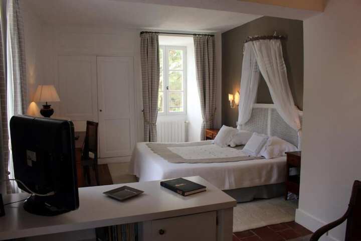 Room 25 of 94