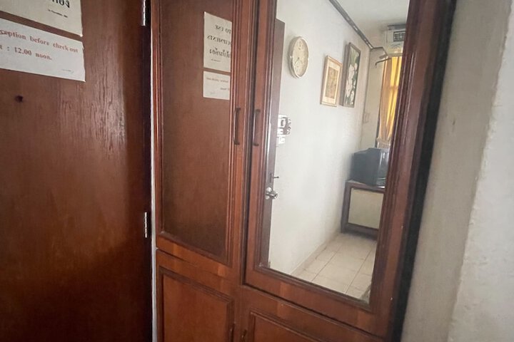 Room 42 of 58