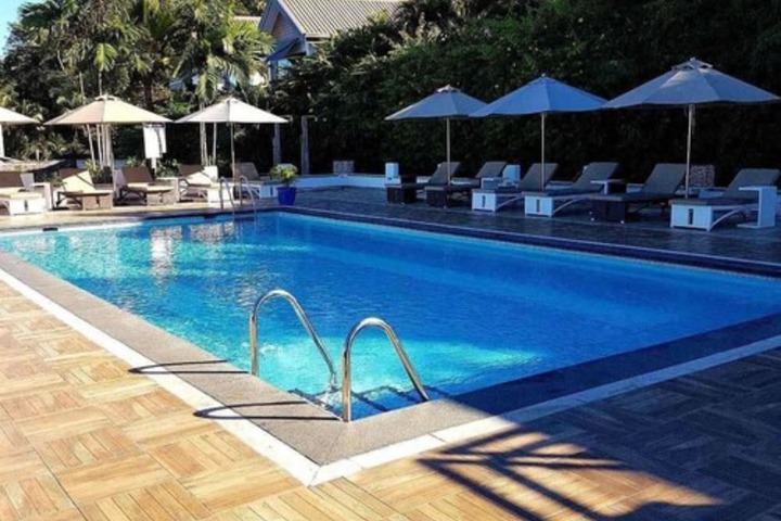 Pool Hotel