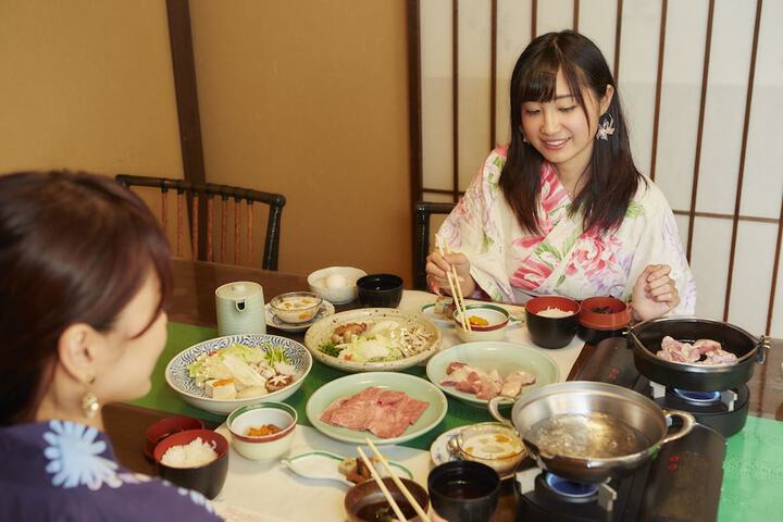 Dining 44 of 53