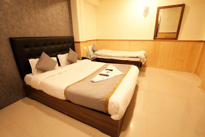Room 10 of 25