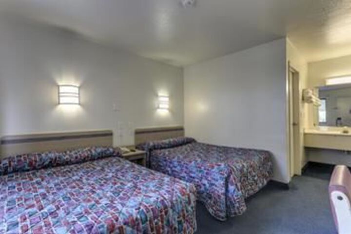 Room 8 of 24