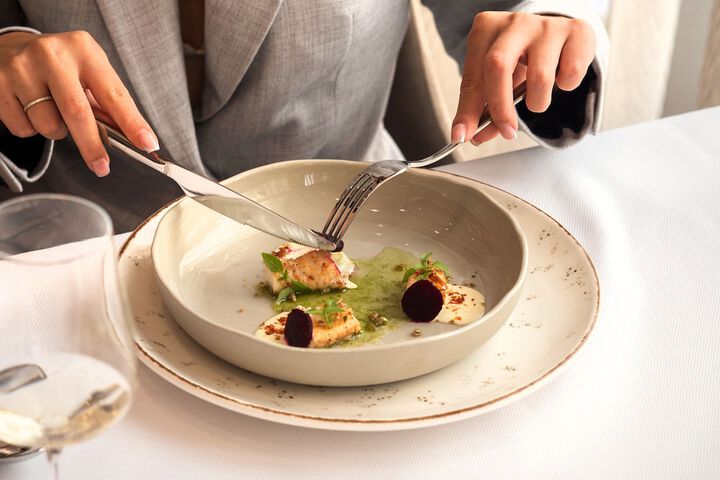 Dining 42 of 52
