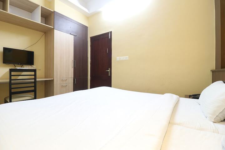 Room 13 of 38