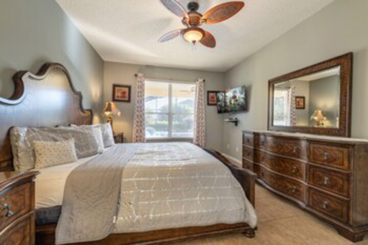Room 169 of 272