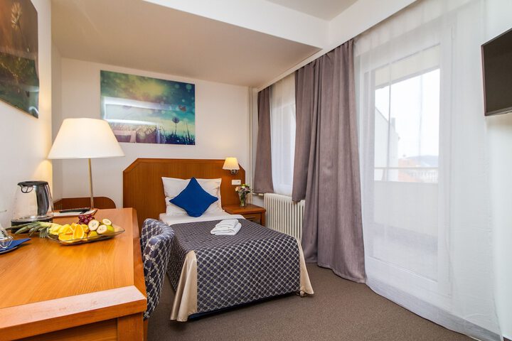 Room 8 of 59