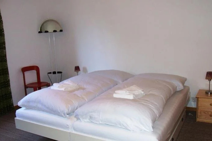 Room 4 of 14