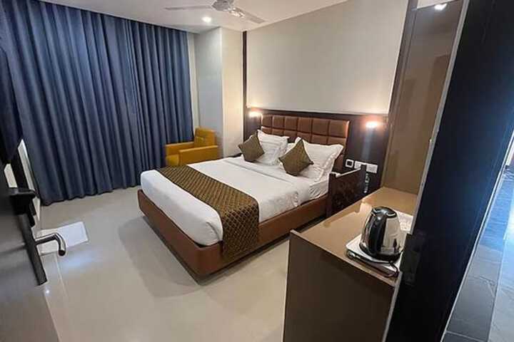 Room 9 of 21