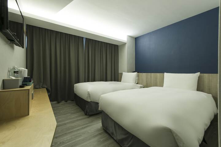 Room 8 of 38