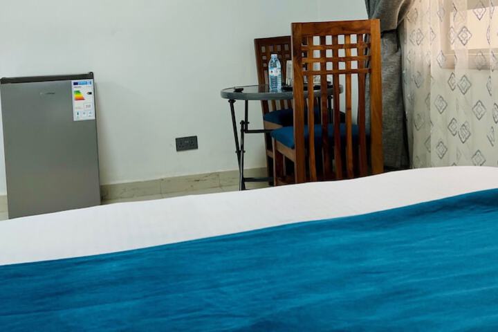 Room 13 of 63