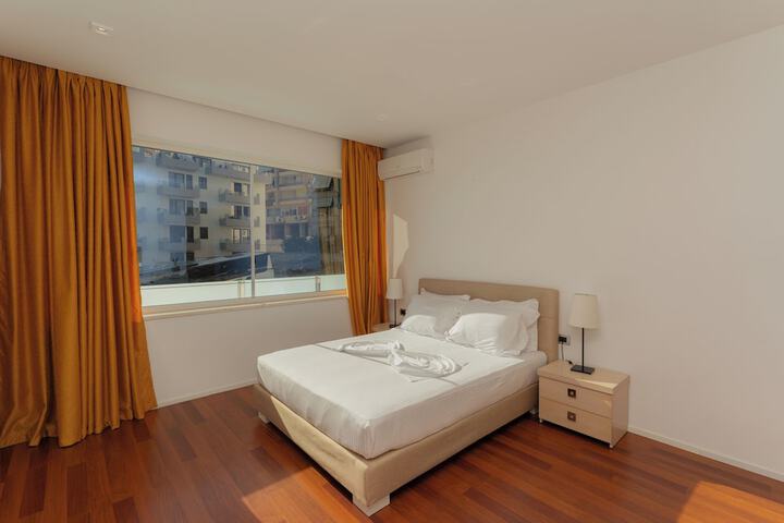 Room 14 of 63