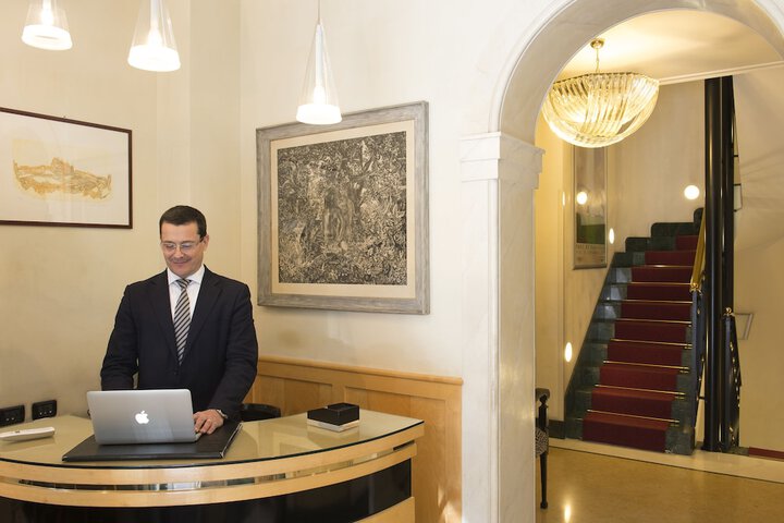 Concierge desk