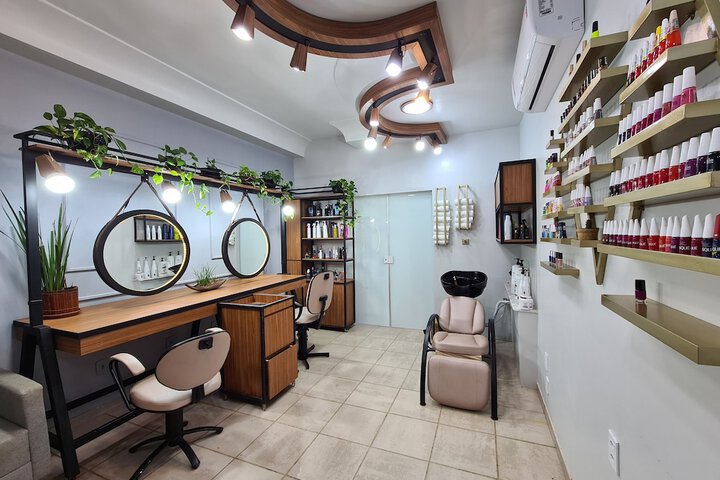 Hair salon