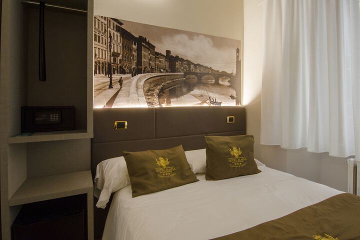 Room 7 of 13