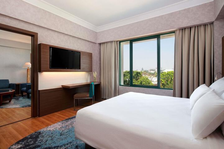 Room 4 of 62