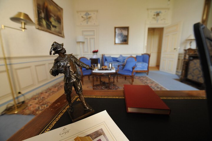 Room 5 of 31