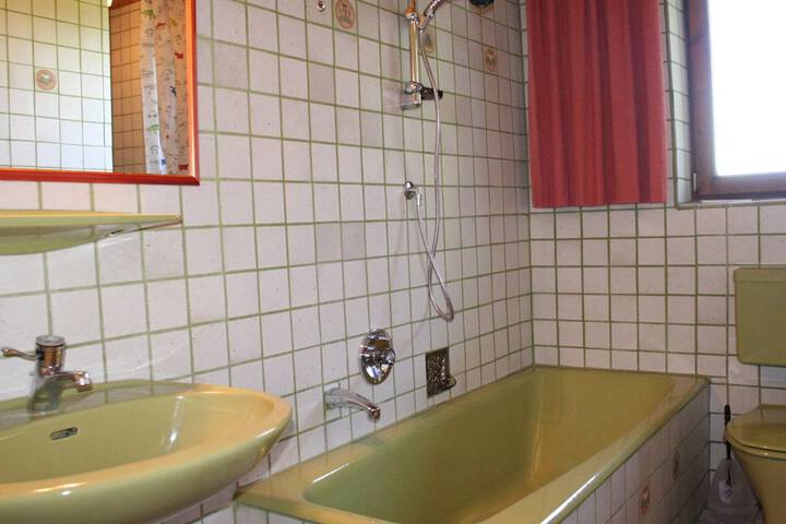 Room 10 of 35