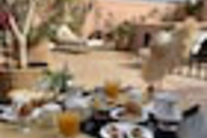 Breakfast/Coffee Service 221 of 435