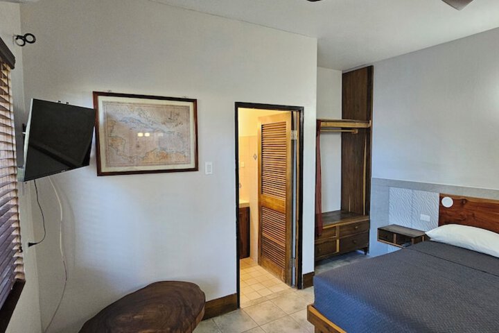 Room 32 of 97