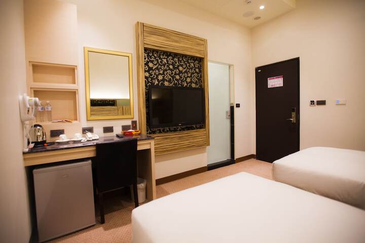 Room 11 of 41