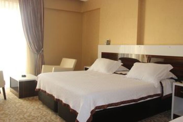 Room 26 of 46
