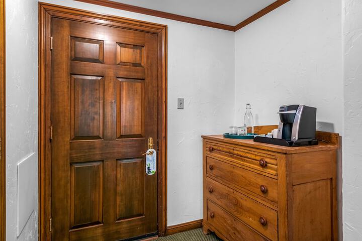 Room 13 of 66
