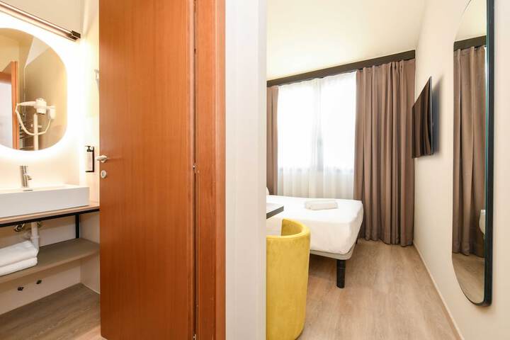 Room 19 of 89