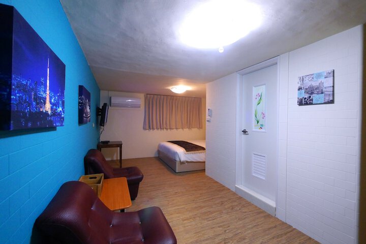 Room 9 of 45
