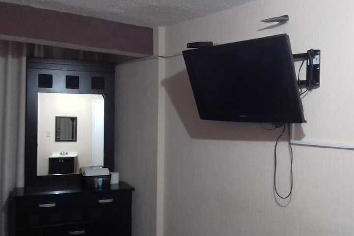 Room 9 of 25