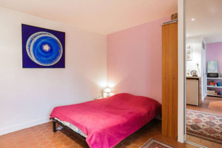 Room 18 of 50