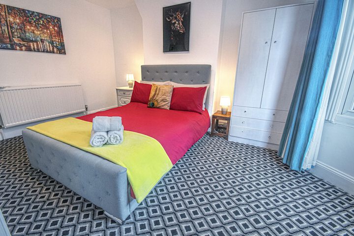 Room 2 of 17